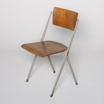 Chaise Wim  Rietveld Pyramide 1960 (Ahrend de Circkel )